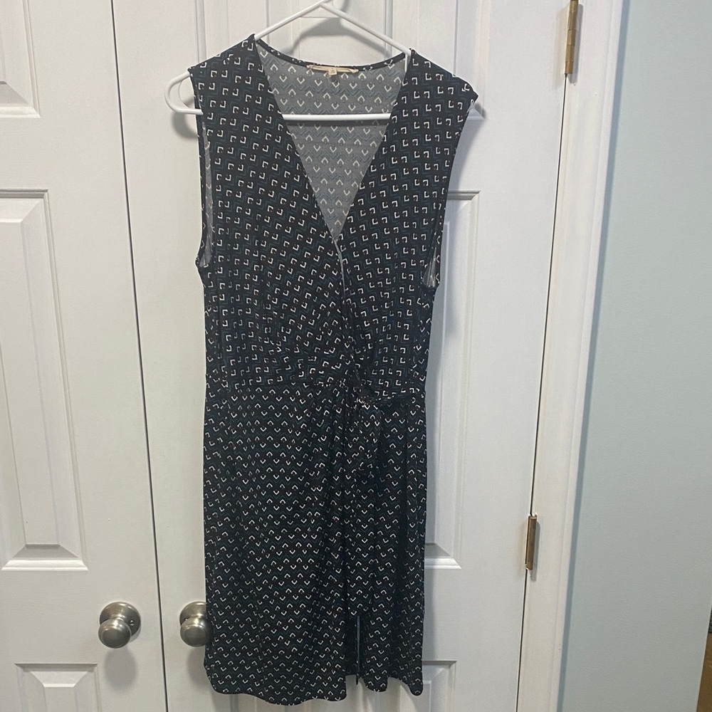 Chic Black and White Geometric Midi Dress